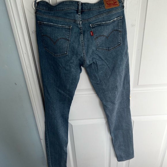 1st jeans: Levis 29W the 2 other jeans & skirt: American eagle 8 extra-long - Picture 2 of 8